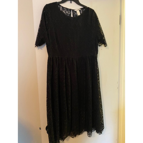 Lace A Line dress - Picture 1 of 3